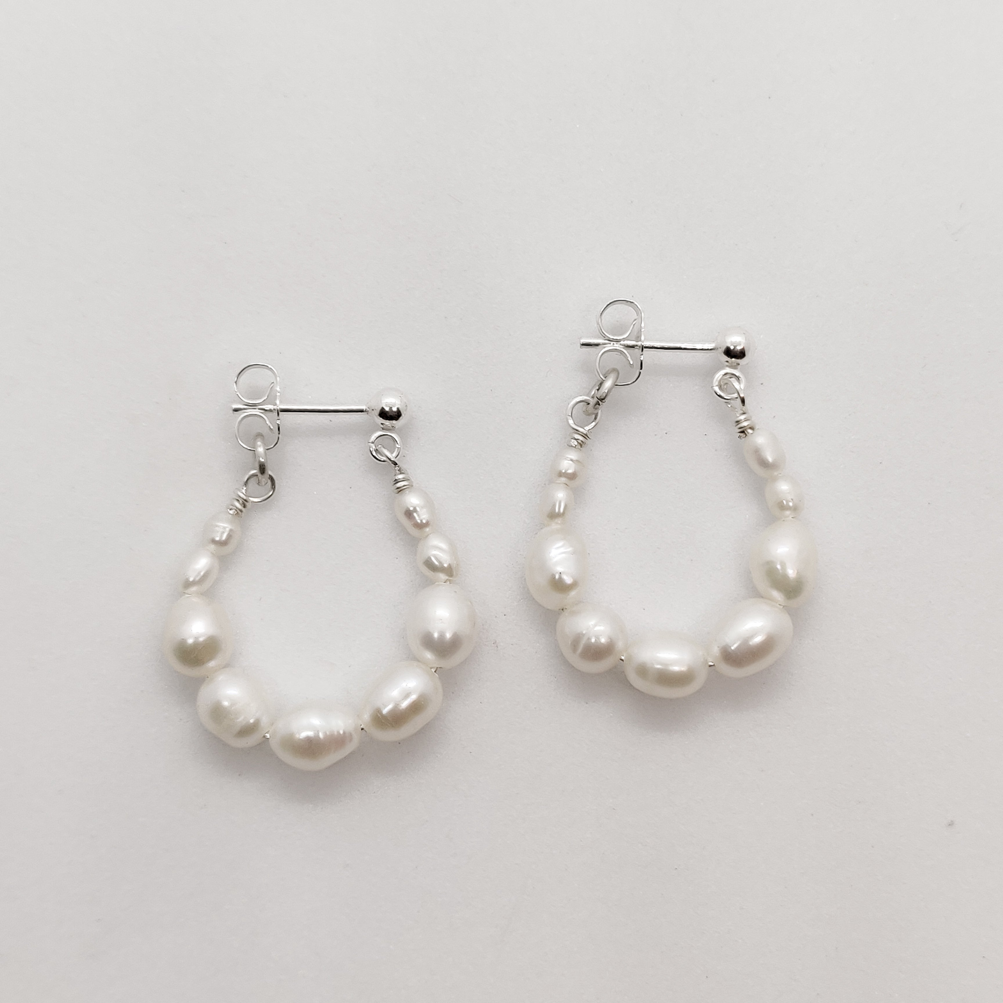 Chloe Graduated Drop Pearl Hoops