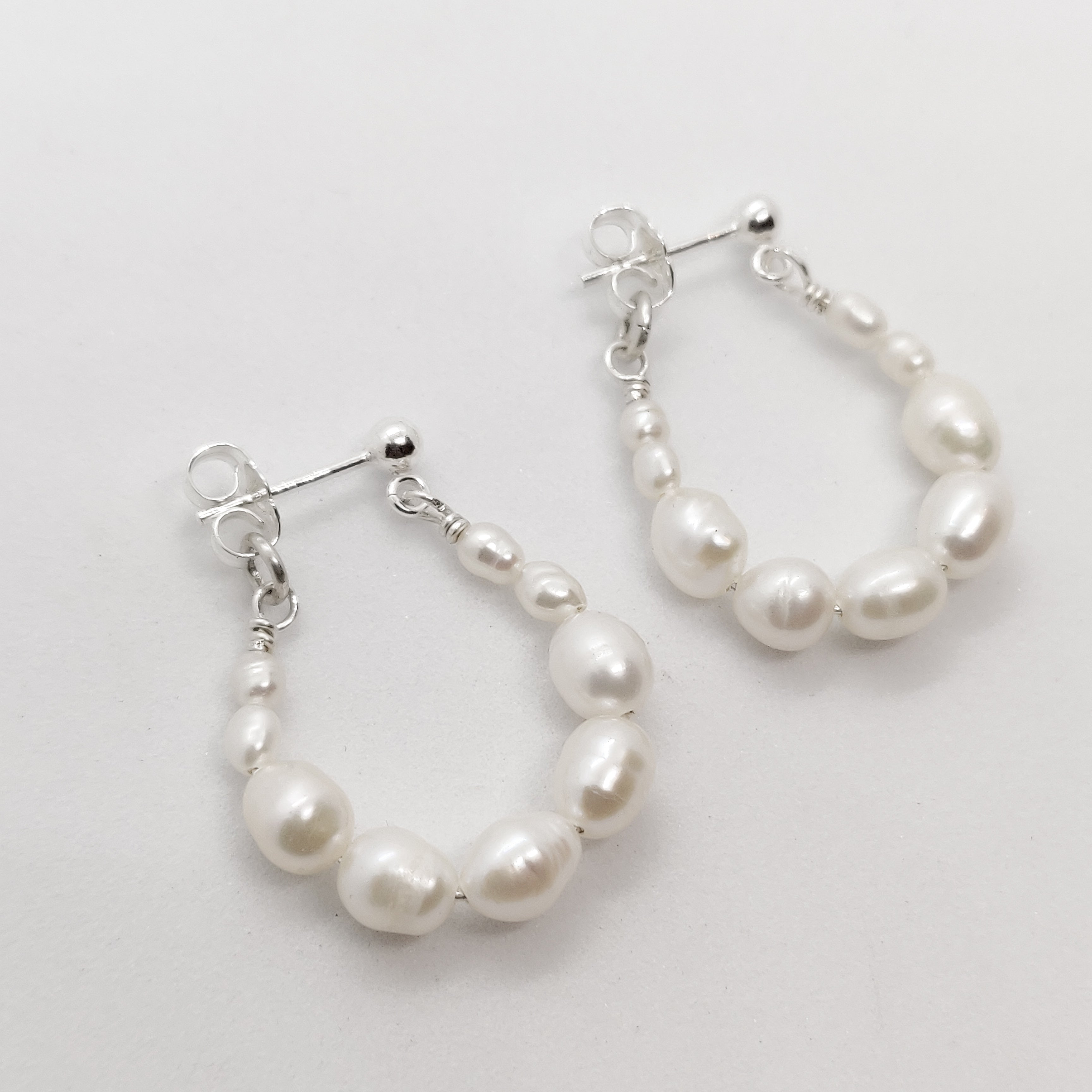 Chloe Graduated Drop Pearl Hoops
